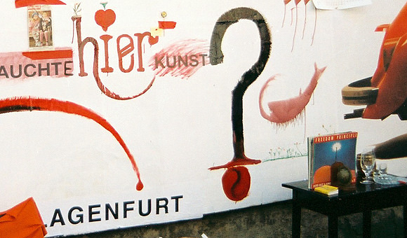 Plakat im öffentlichen Raum Klagenfurts